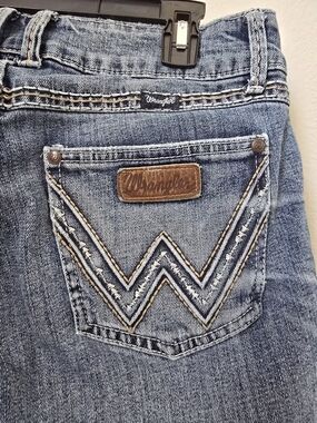 Wrangler Women’s Light Blue Bootcut Jeans with W Stitch